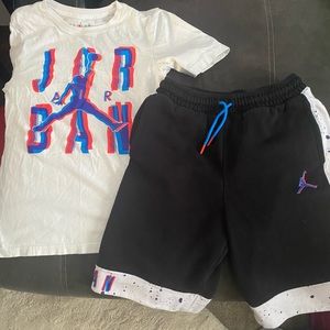 Youth Jordan short and t-shirt set size XL